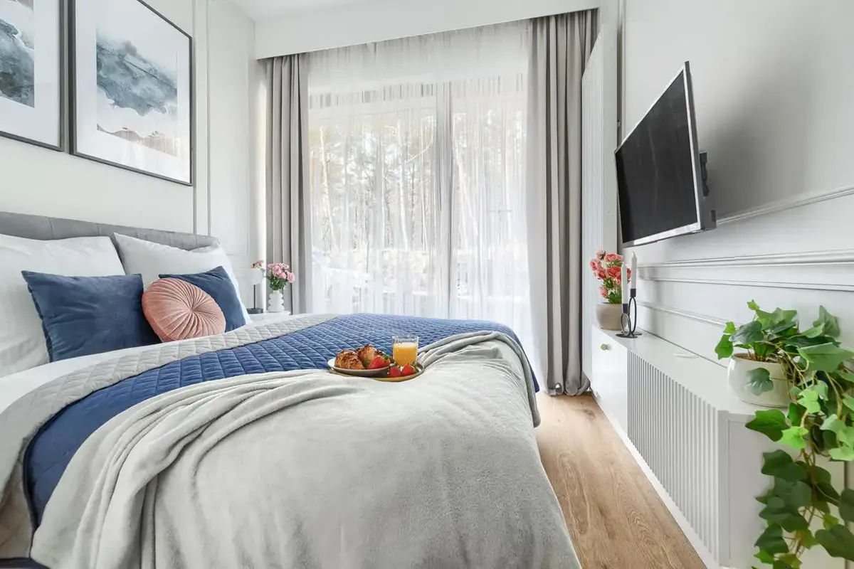 Sypialnia apartamentu w Rogowie
